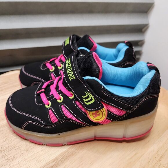 XDH Light-Up Skate Shoes – Girls Size 35  – No-Tie – Retractable Wheels - Picture 4 of 8